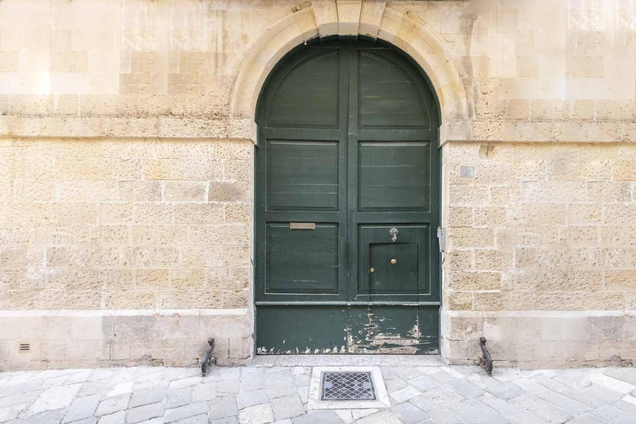 Terzo Campanello - Terrazza Nel Centro Storico Apartment Lecce Exterior photo