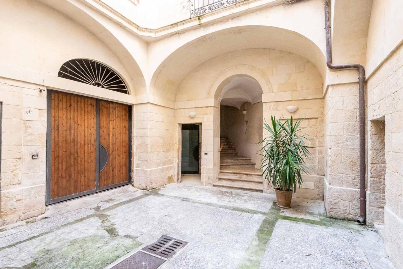 Terzo Campanello - Terrazza Nel Centro Storico Apartment Lecce Exterior photo